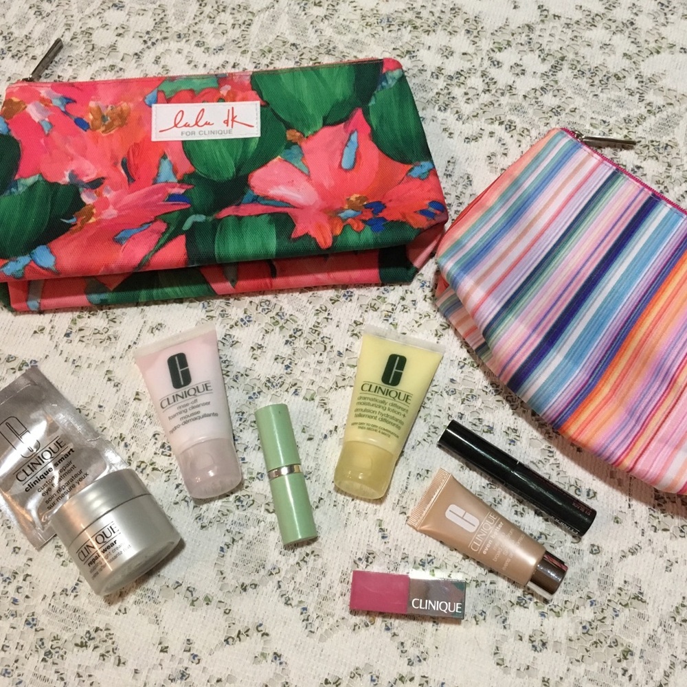 Clinique bags & Makeup Bundle - lala dk